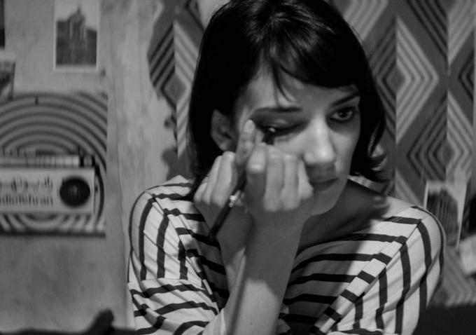 A Girl Walks Home Alone at Night de Ana Lily Amirpour